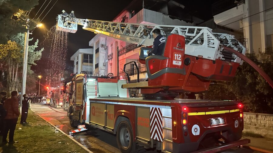 Antalya’da evde çıkan yangın hasara neden oldu