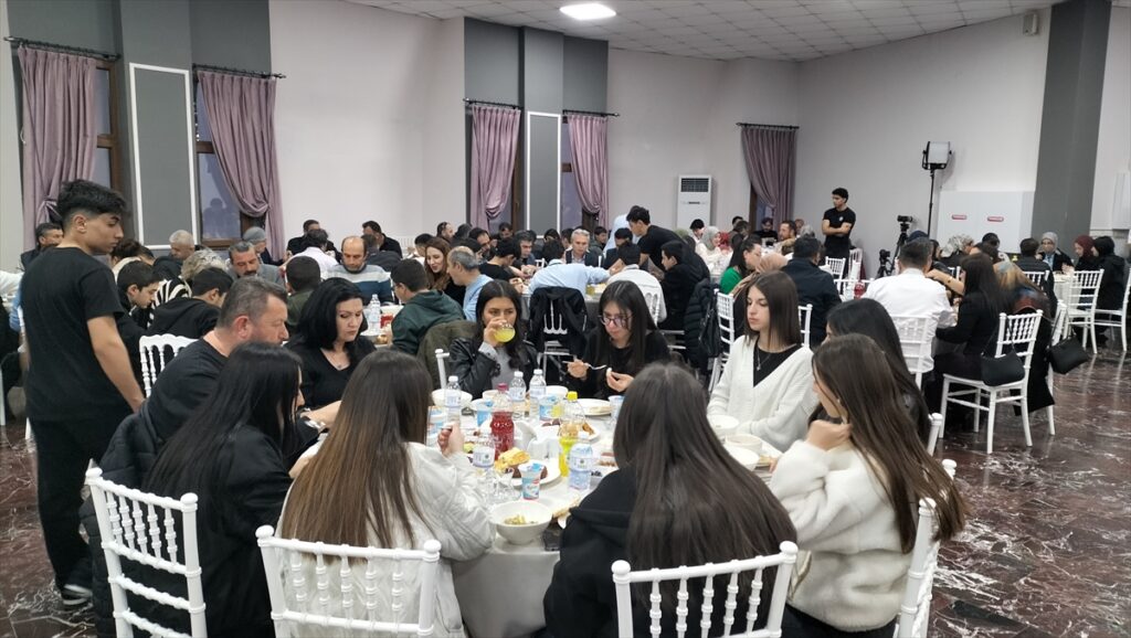 Antalya’da yaşayan mühtediler iftar sofrasında buluştu