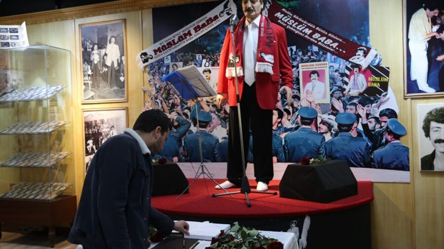 Arabeskin efsanesi “Müslüm Baba”nın hatırası Şanlıurfa’daki müzede yaşatılıyor