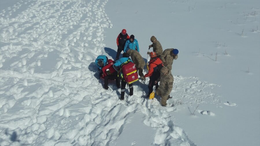 Ardahan’da çığ tatbikatı gerçekleştirildi