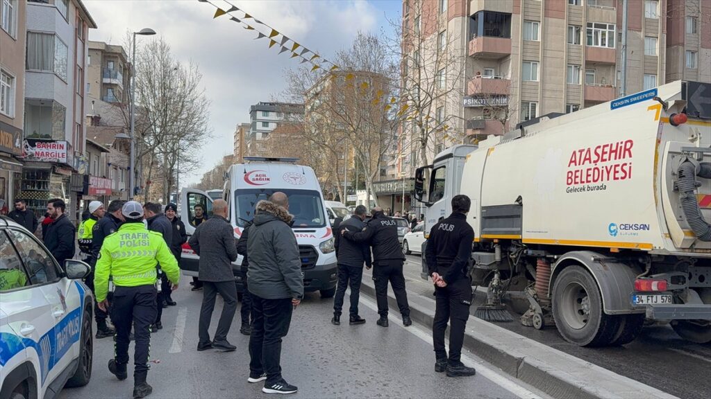 Ataşehir’de çöp kamyonunun çarptığı kadın hayatını kaybetti