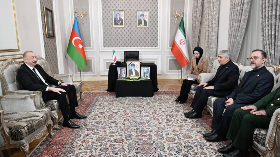 Azerbaycan Cumhurbaşkanı Aliyev, İran’ın Bakü Büyükelçiliğine taziye ziyaretinde bulundu