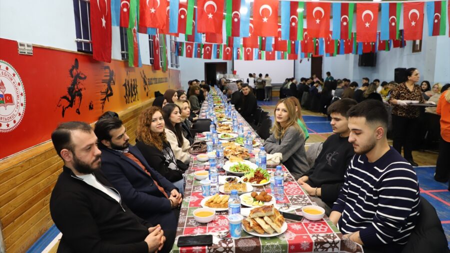 Azerbaycan’da eğitim gören Türk öğrenciler iftar programında buluştu