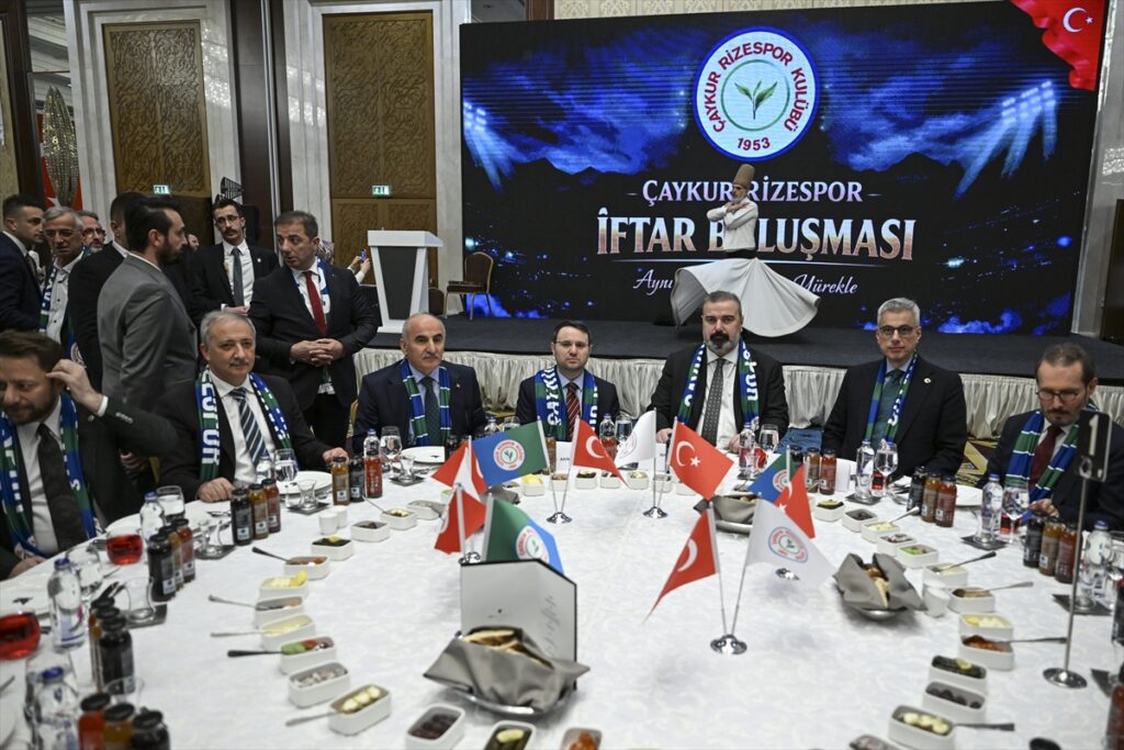 Bakanlar Memişoğlu ve Gürlek, Çaykur Rizespor Kulübü’nün iftar programına katıldı