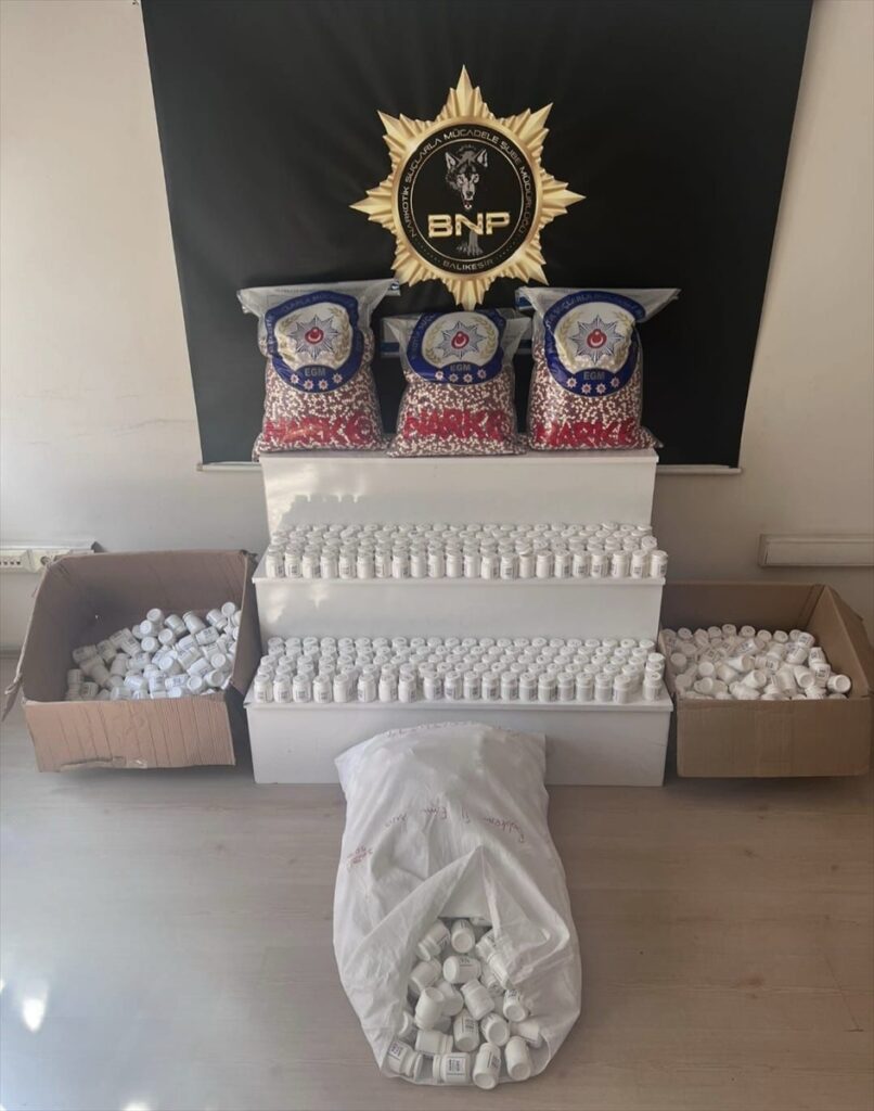 Balıkesir’de uyuşturucu operasyonunda 2 zanlı tutuklandı