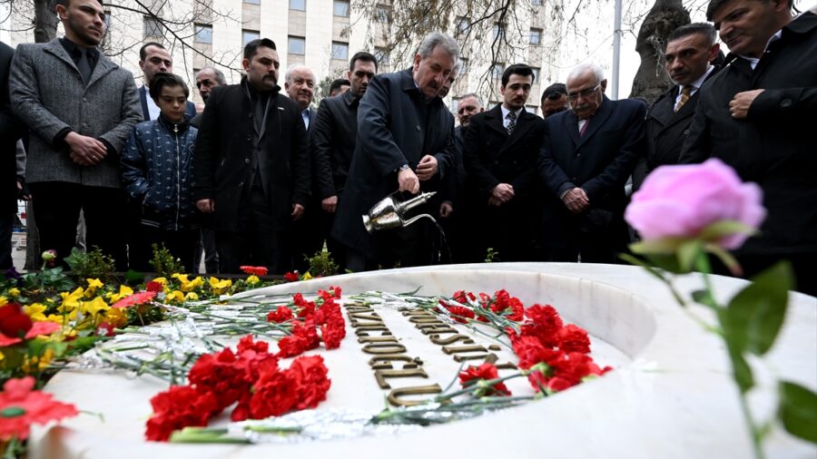BBP Genel Başkanı Destici, Muhsin Yazıcıoğlu’nun kabrini ziyaret etti: