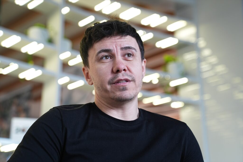 Besteci Ramiz Bayraktar, “Asylum”un ortaya çıkış hikayesini anlattı: