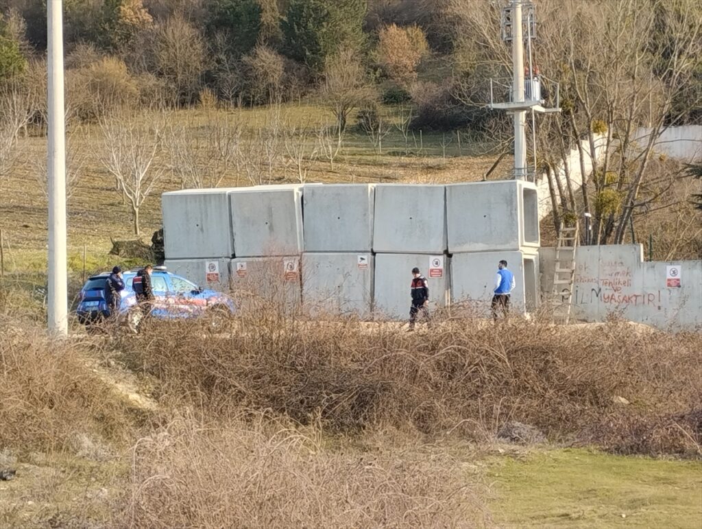 Bolu’da girdiği gölette boğulma tehlikesi geçiren çocuk hastaneye kaldırıldı
