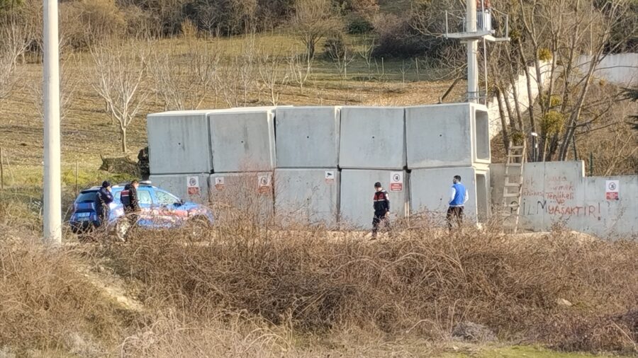 Bolu’da girdiği gölette boğulma tehlikesi geçiren çocuk hastaneye kaldırıldı