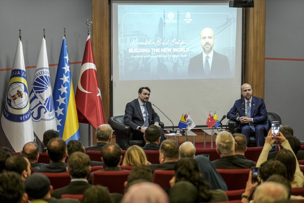 Bosna Hersek’te, “Yeni Dünyayı İnşa Etmek: Balkan Gençliği için Akademik ve Kültürel Köprüler” konferansı