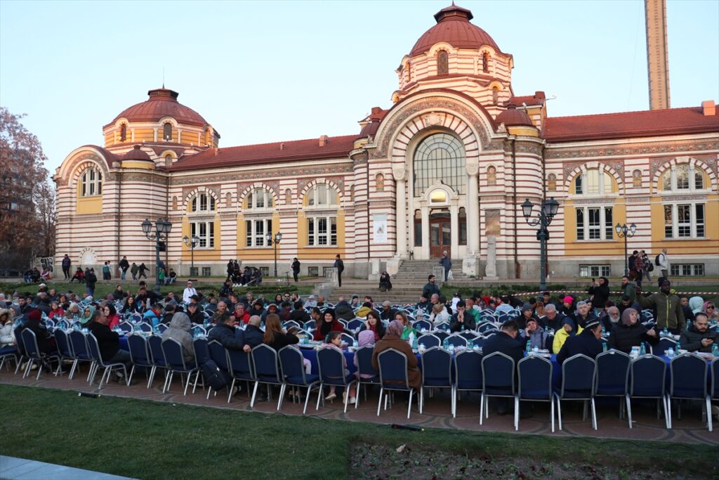 Bulgaristan Müslümanlar Diyaneti Başmüftülüğü, Kadir Gecesi dolayısıyla Sofya’da iftar programı düzenledi