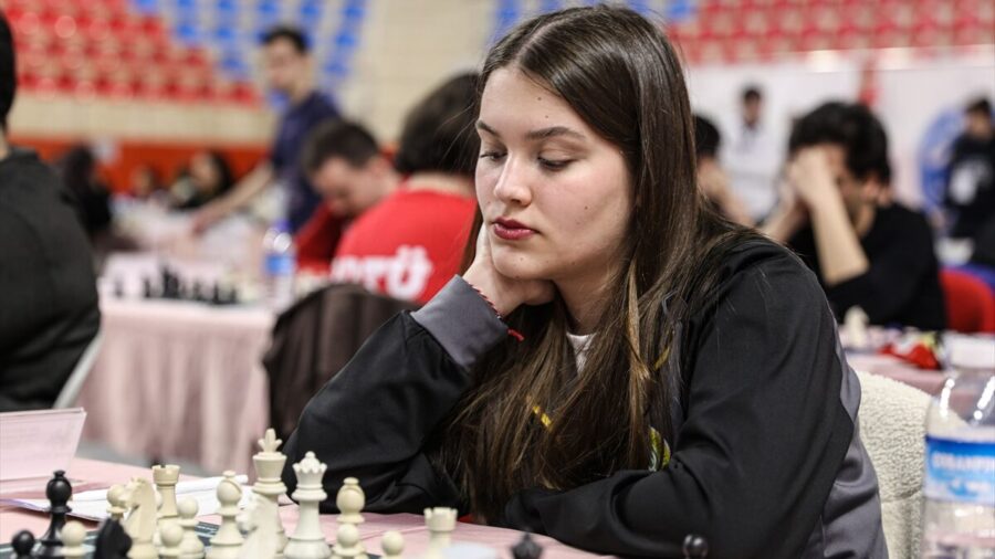 Burdur’da Üniversiteler Arası Satranç Türkiye Şampiyonası başladı