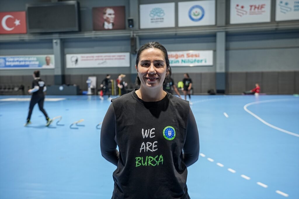 Bursa Büyükşehir Belediyespor Kadın Hentbol Takımı, şampiyonluğa odaklandı