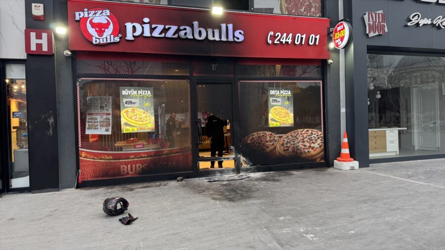 Bursa’da daha önce birlikte çalıştığı kişinin 2 iş yerini kundaklayan şüpheli yakalandı