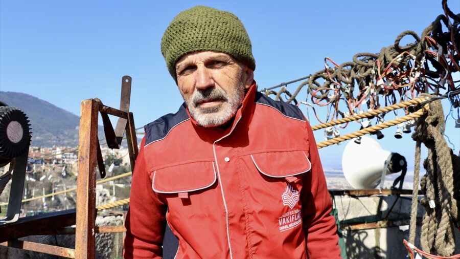 Bursa’daki tarihi Ulu Cami’nin mahyası “zekat berekettir” olacak