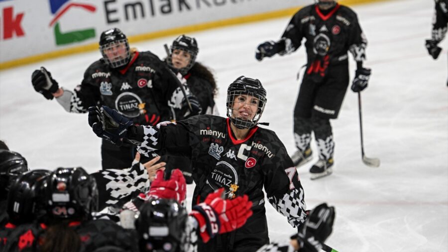 Buz Hokeyi Kadınlar Süper Lig’de şampiyon “Buzadam”