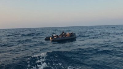 ÇANAKKALE (AA) – Çanakkale'nin Ayvacık ilçesinde 39 düzensiz göçmen yakalandı.