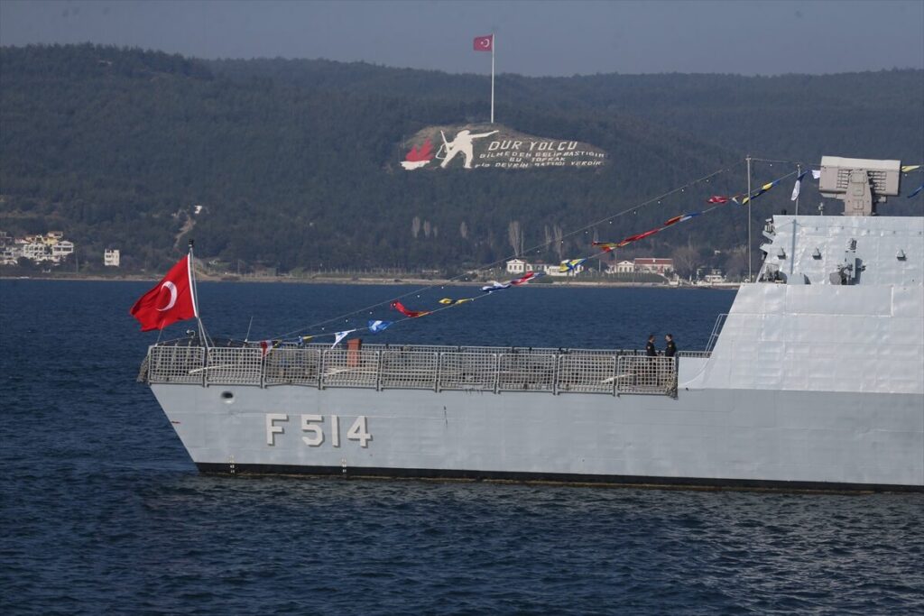 Çanakkale’de Deniz Kuvvetleri Komutanlığı gemilerine ziyaretler sürüyor