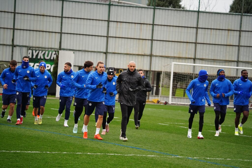 Çaykur Rizespor, Beşiktaş maçının hazırlıklarına başladı