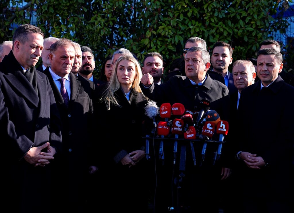 CHP Genel Başkanı Özel “İmamoğlu çıkar amaçlı suç örgütü” davasının ardından konuştu: