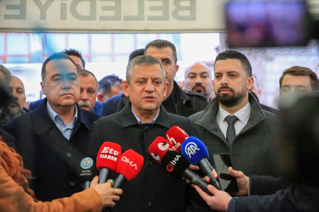 CHP Genel Başkanı Özel, Manisa’da bayram namazı sonrası konuştu: