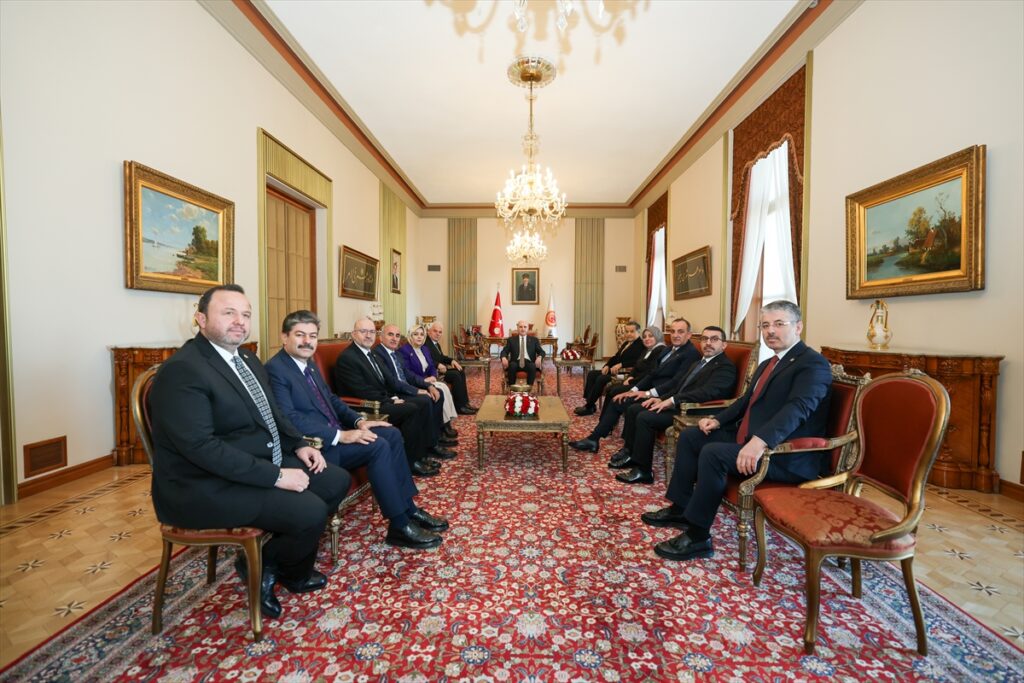 Çocukların Şiddet ve İstismardan Korunmasına Yönelik Araştırma Komisyonu, raporunu TBMM Başkanı Kurtulmuş’a sundu