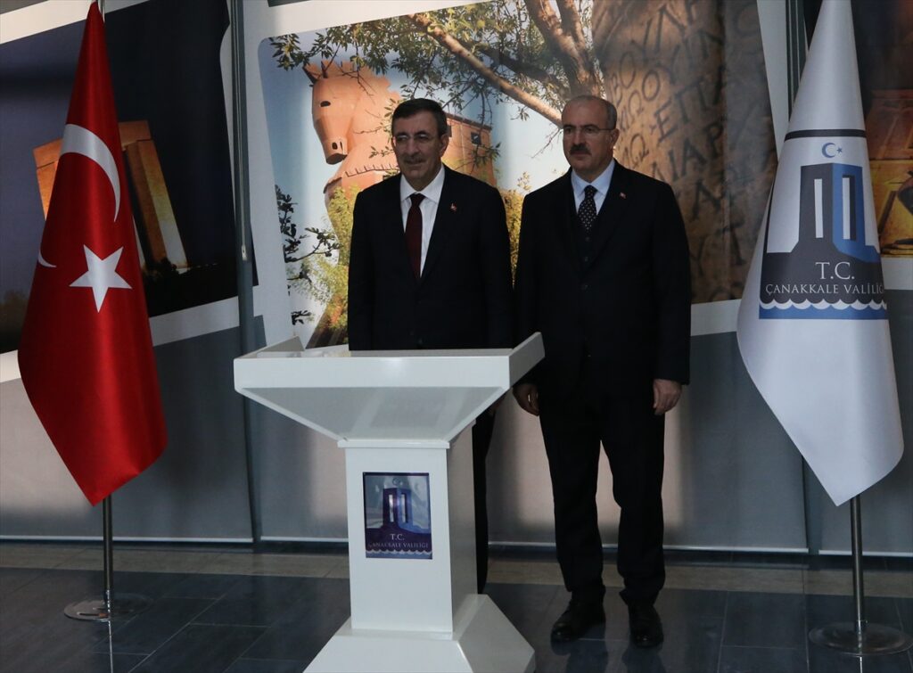 Cumhurbaşkanı Yardımcısı Yılmaz ve Bakan Göktaş Çanakkale Valiliği’ni ziyaret etti