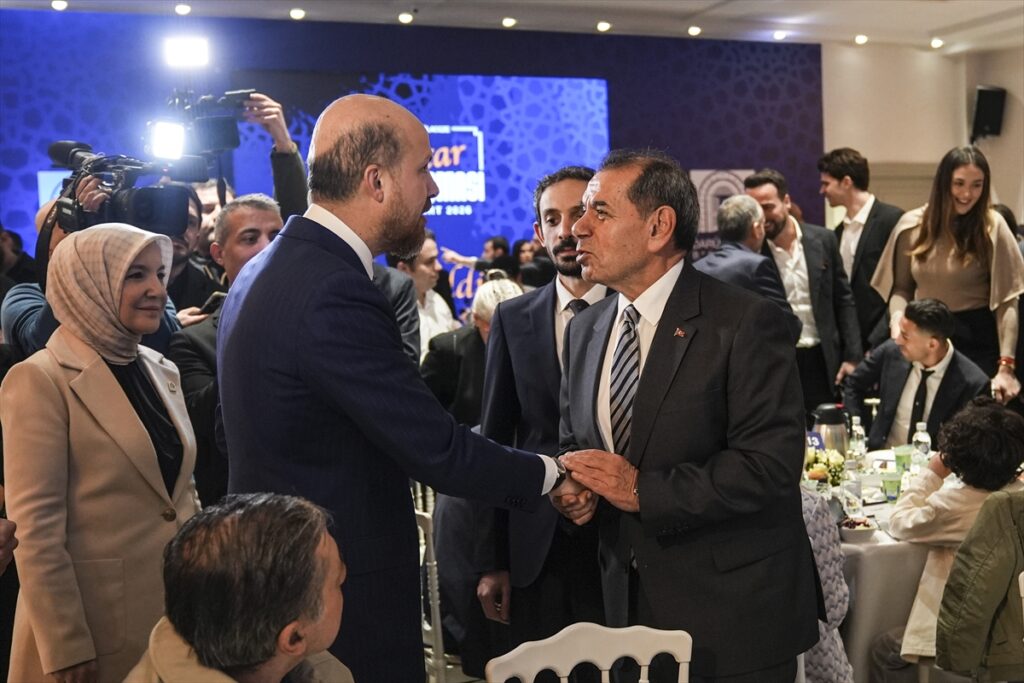 Darülaceze İdare Meclisi Üyesi Bilal Erdoğan, Darülaceze sakinleriyle iftar programında konuştu: