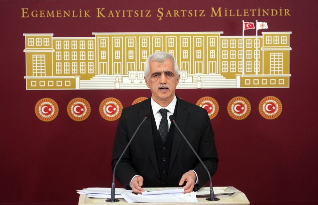 DEM Parti’li milletvekilleri Meclis’te basın toplantısı düzenledi