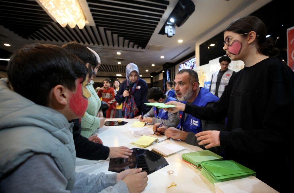 Deniz Feneri Derneği Akdeniz Temsilciliği Antalya’da iftar programı düzenledi