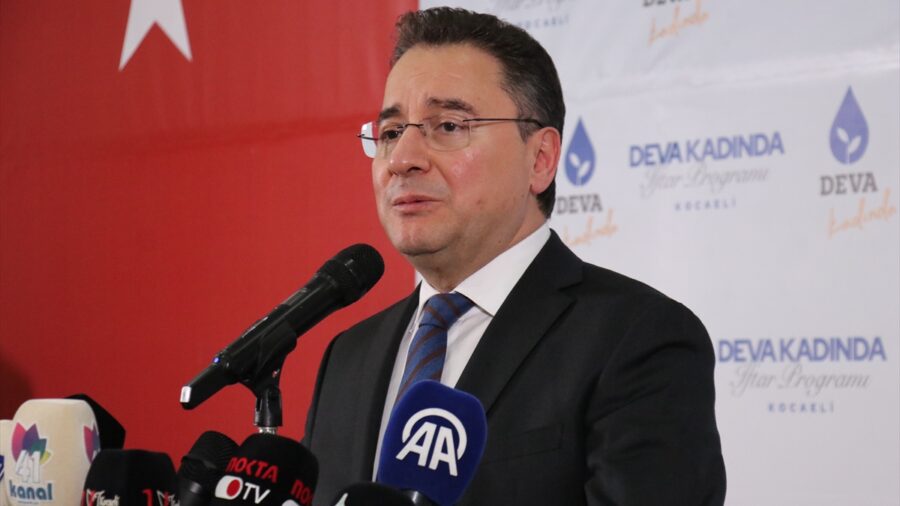 DEVA Partisi Genel Başkanı Babacan, Kocaeli’de partisinin iftar programına katıldı