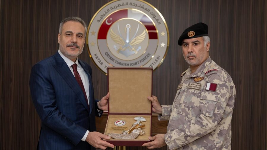 Dışişleri Bakanı Fidan, Katar-Türk Birleşik Müşterek Kuvvet Komutanlığı Karargahı’nı ziyaret etti