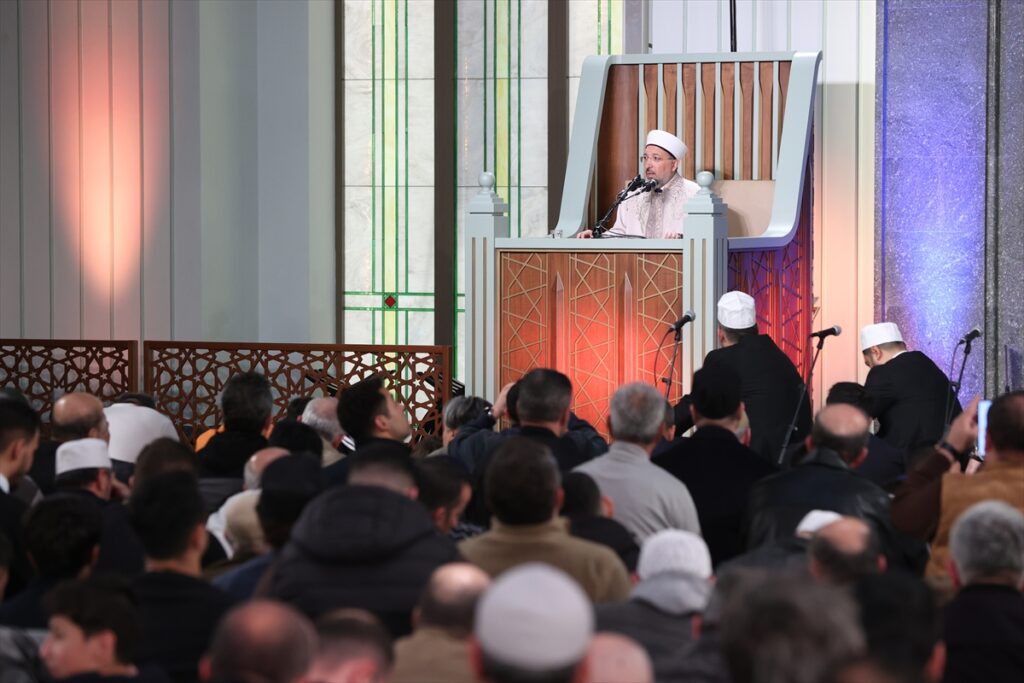 Diyanet İşleri Başkanı Arpaguş, Beştepe Millet Camisi’ndeki Kadir Gecesi programına katıldı: