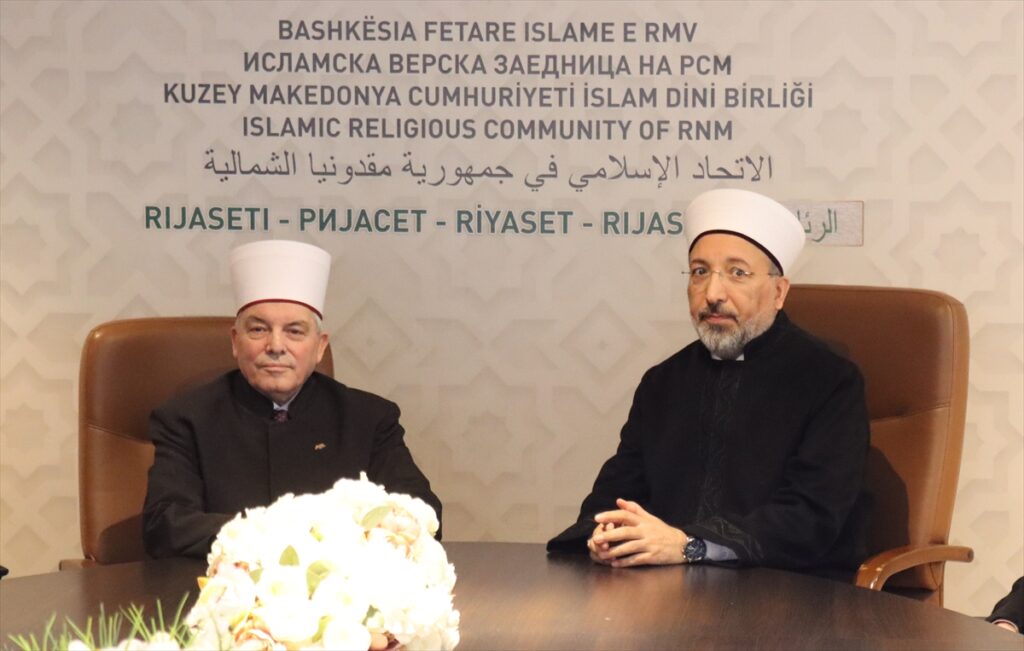 Diyanet İşleri Başkanı Arpaguş, Kuzey Makedonya İslam Birliği Başkanı Fetahu ile görüştü