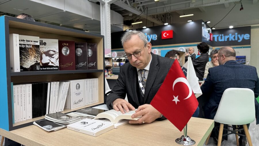 Dünyanın prestijli yayıncılık etkinliklerinden “Londra Kitap Fuarı 2026” kapılarını ziyaretçilere açtı