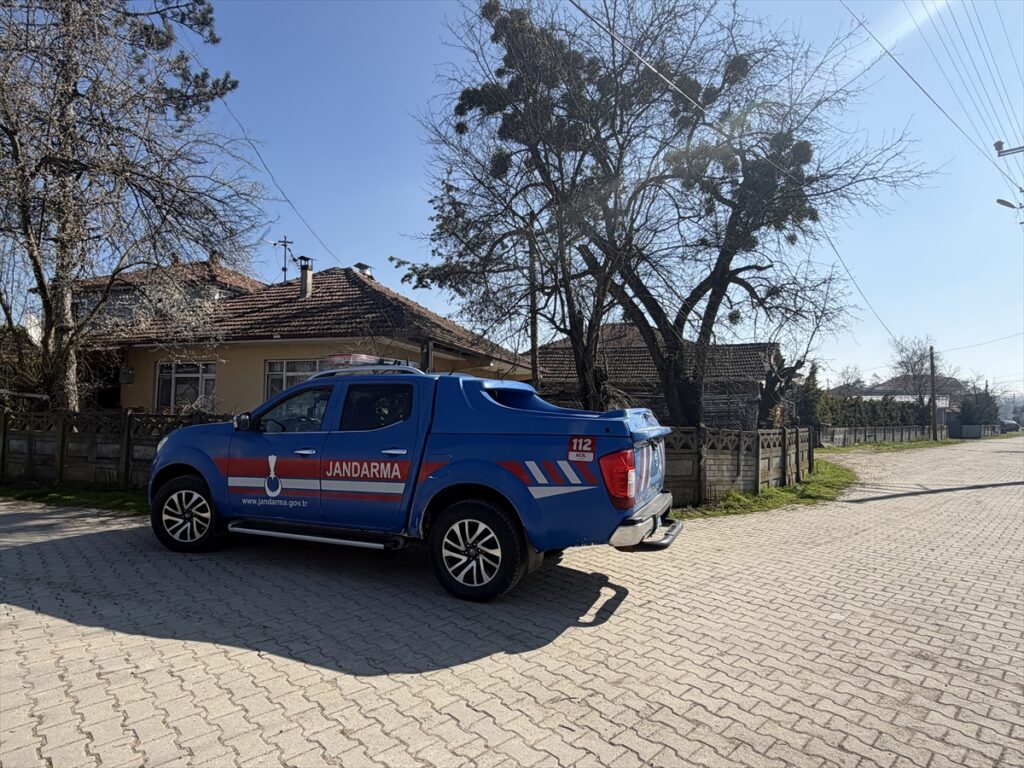 Düzce’de karbonmonoksit gazından etkilenen kadın öldü, babası ve 2 kızı hastaneye kaldırıldı