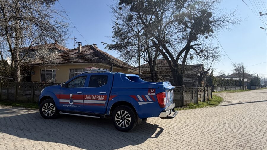 Düzce’de karbonmonoksit gazından etkilenen kadın öldü, babası ve 2 kızı hastaneye kaldırıldı