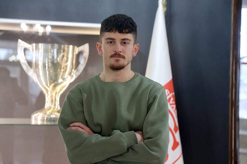 Emirhan Başyiğit, Sivasspor’un play-off hedefine inanıyor: