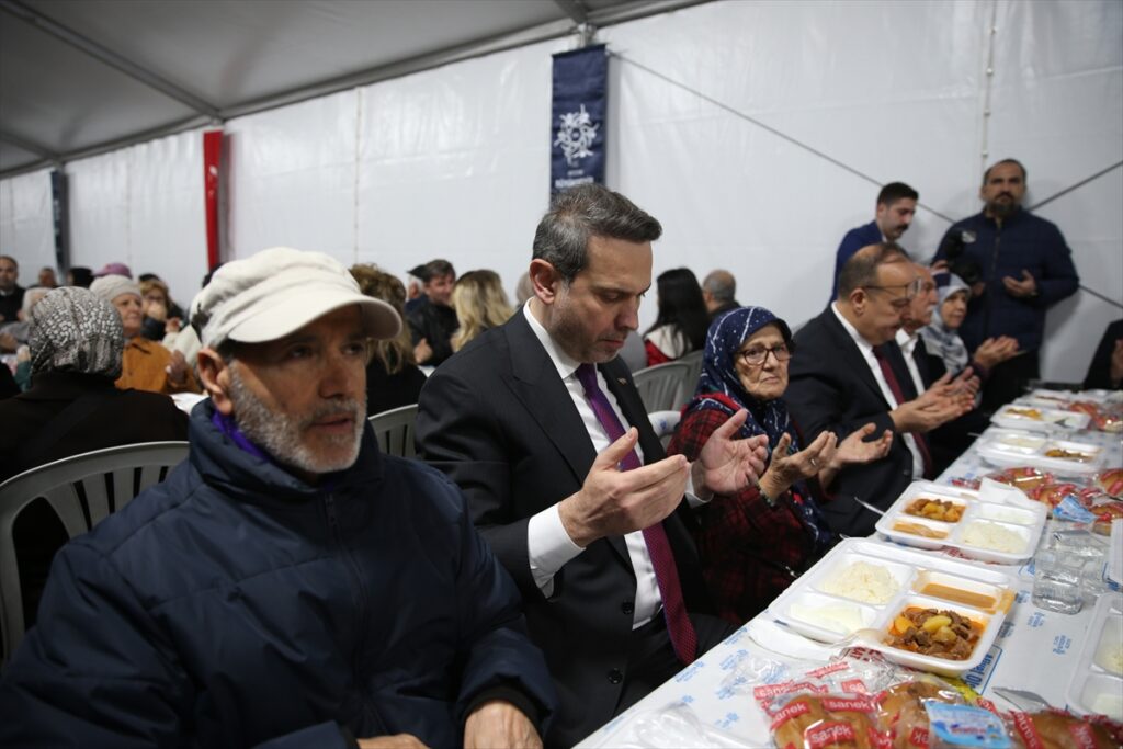 Enerji ve Tabii Kaynaklar Bakanı Bayraktar, Aydın’da MHP’nin iftarında konuştu: