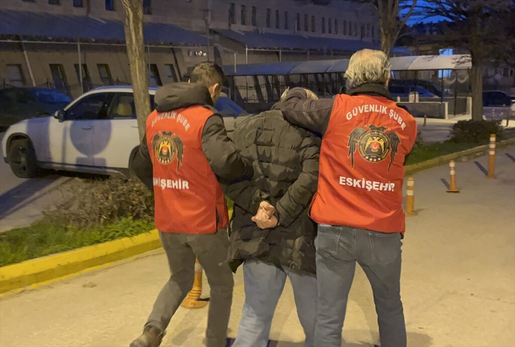 Eskişehir’de Atatürk’e hakaret eden şüpheli tutuklandı