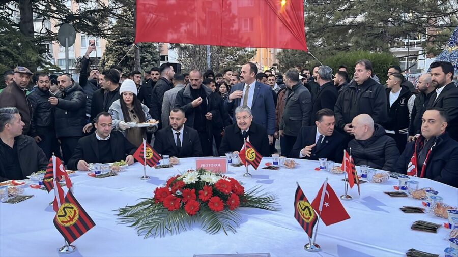 Eskişehirspor camiası iftarda bir araya geldi