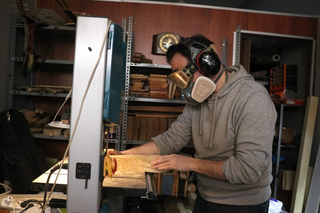 Fizik ile müzik arasındaki bağı inceleme merakı klasik kemençe ustası yaptı