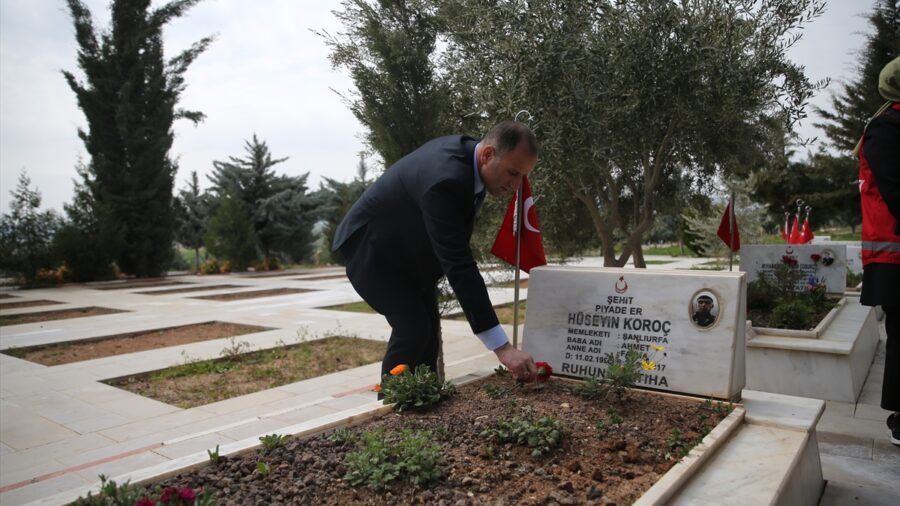 Gaziantep ve Şanlıurfa’da şehitliklerde bakım, onarım ve temizlik çalışması yapıldı
