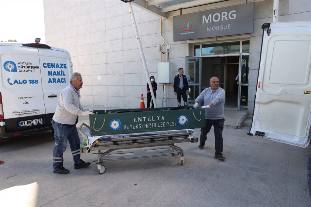 GÜNCELLEME 2 – Antalya açıklarında 14 düzensiz göçmenin cesedine ulaşıldı