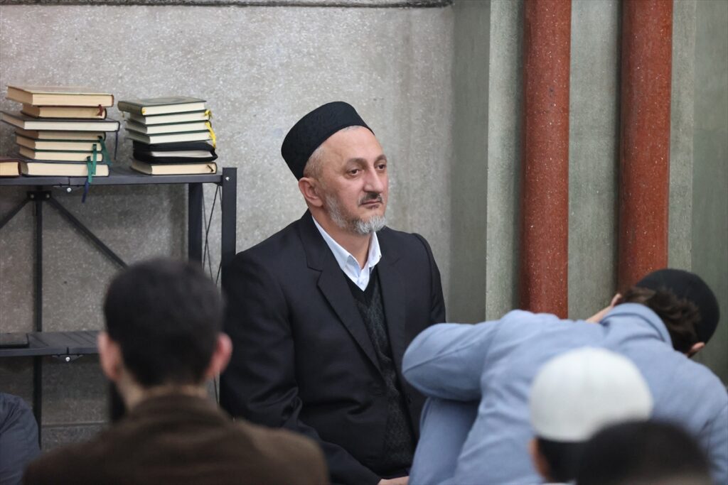 Gürcistan’ın başkenti Tiflis’te Ramazan Bayramı namazı kılındı