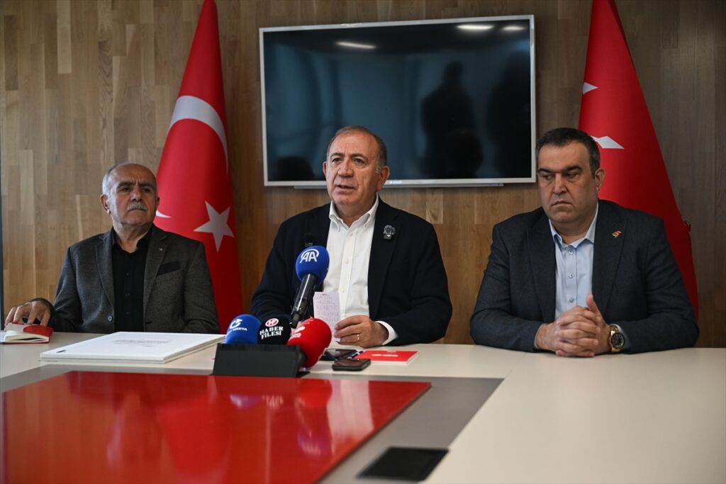 Gürsel Tekin, CHP İstanbul İl Başkanlığı’nda basın toplantısı düzenledi: