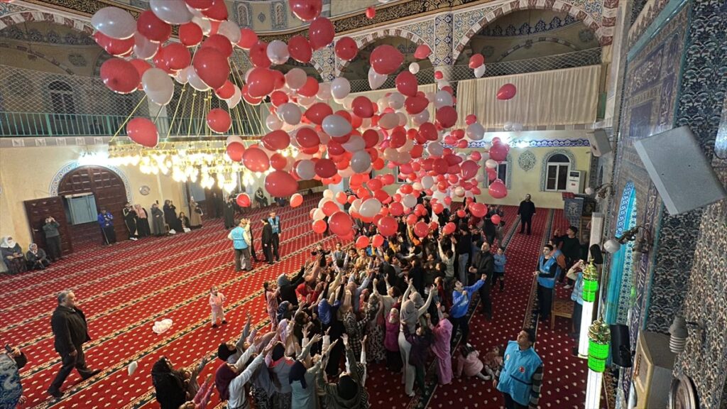 Hatay’da çocuklar için teravih namazı sonrası etkinlik düzenlendi