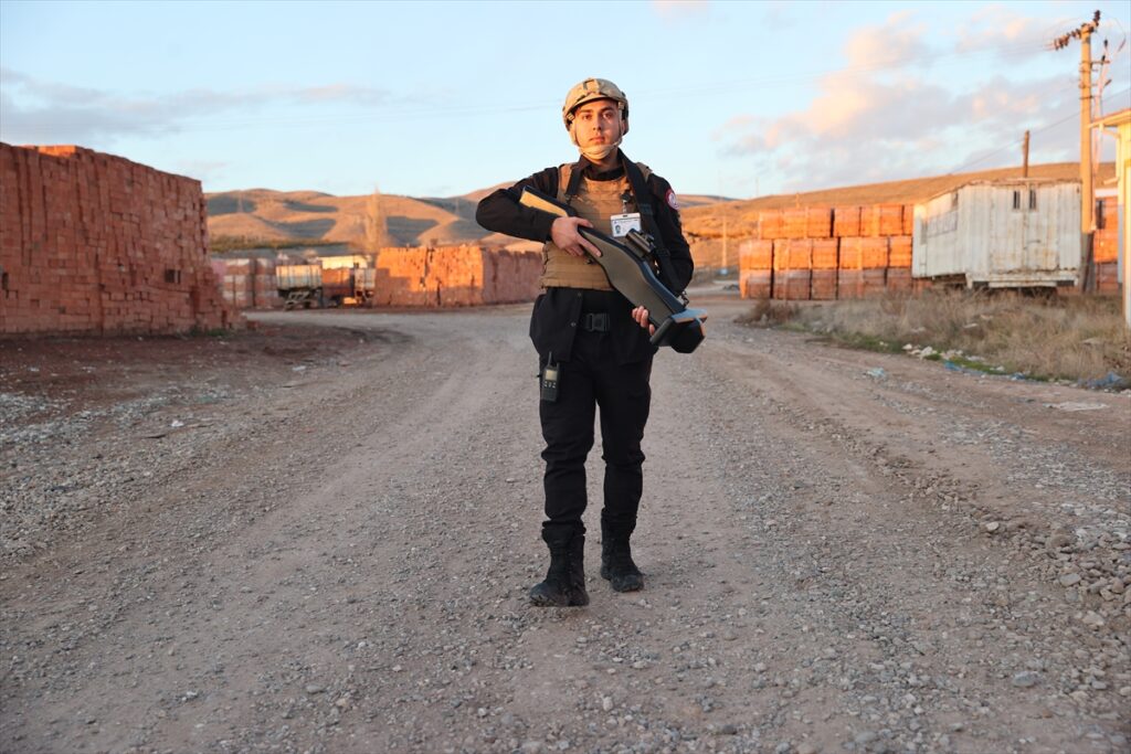 Hava sahası güvenliği için taşınabilir ve sinyal karıştırıcı dronsavar geliştirildi