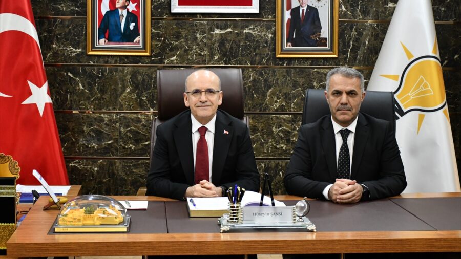 Hazine ve Maliye Bakanı Şimşek, AK Parti Batman İl Başkanlığını ziyaret etti