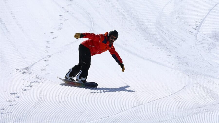 Hesarek Kayak Merkezi’nde ilkbaharda kayak keyfi